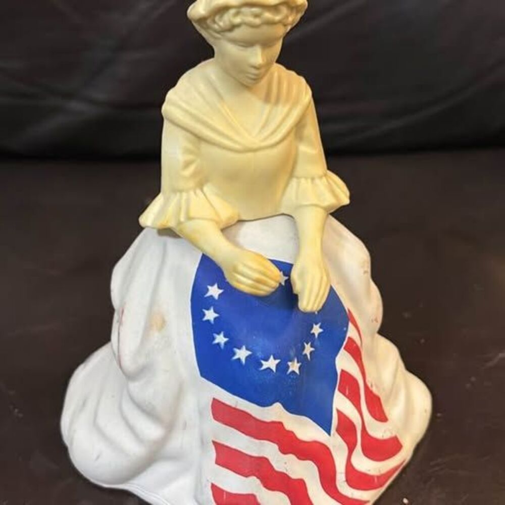 Vintage Avon Betsy Ross Figurine Sonnet Cologne